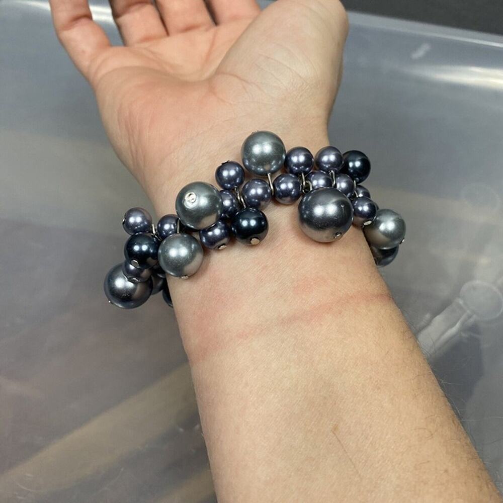 Silver Multi Toned Beaded dangle Bracelet. Stretchy Band - Picture 2 of 6